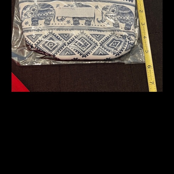 #1089+Blue and White Elephant Print Pouch - Picture 2 of 4